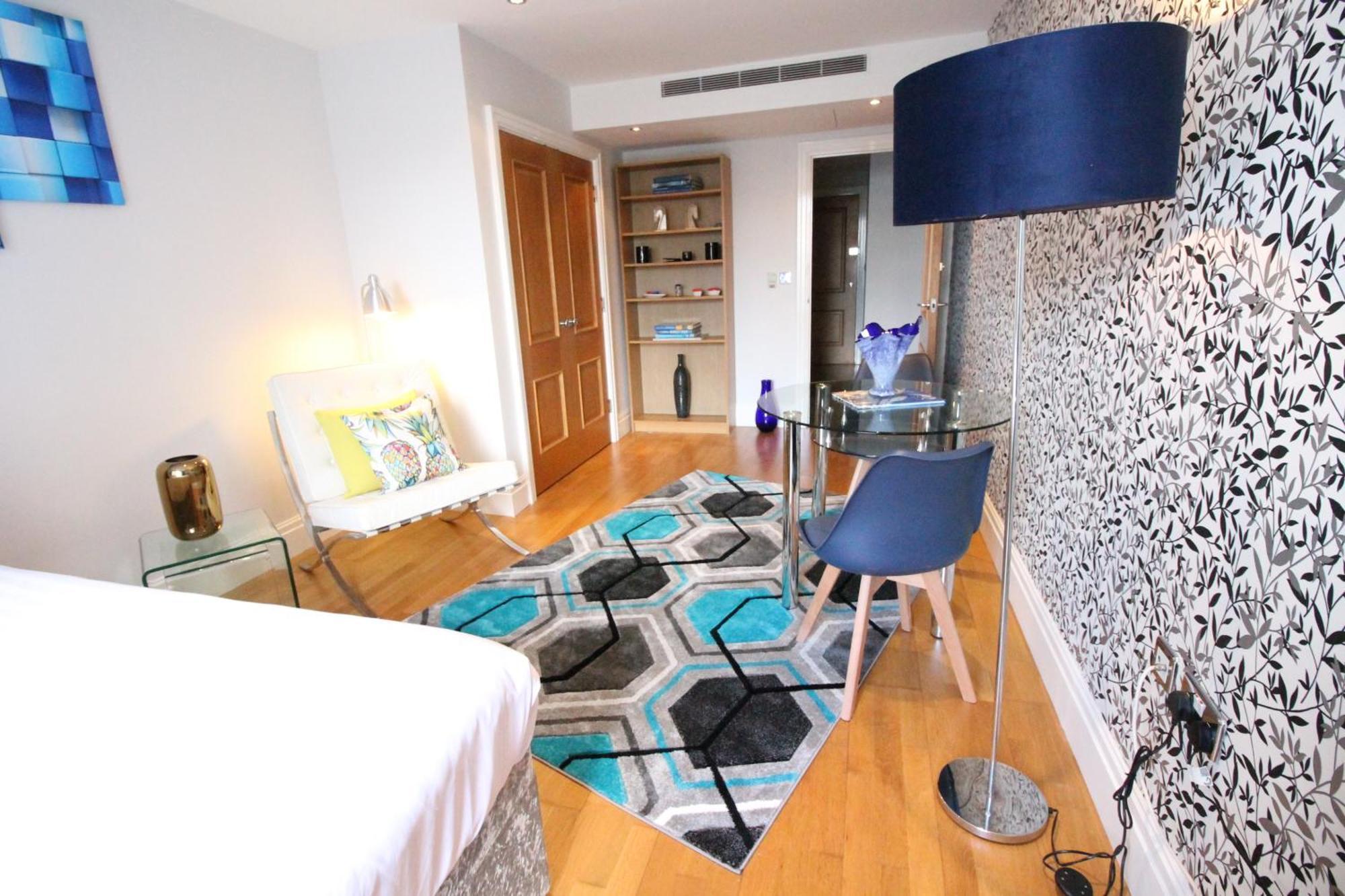 Desirable, Fashionable 2bed Flat In Chelsea *